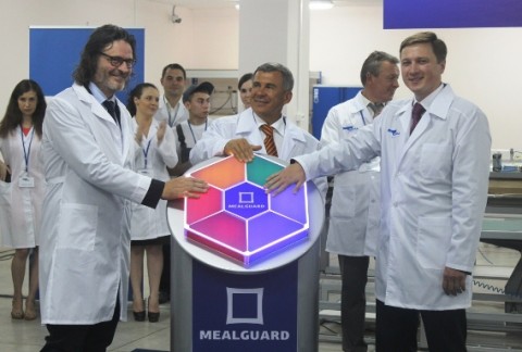 Завод по производству термоусадочной барьерной пленки «MEALGUARD» официально открыл Президент Татарстана 
